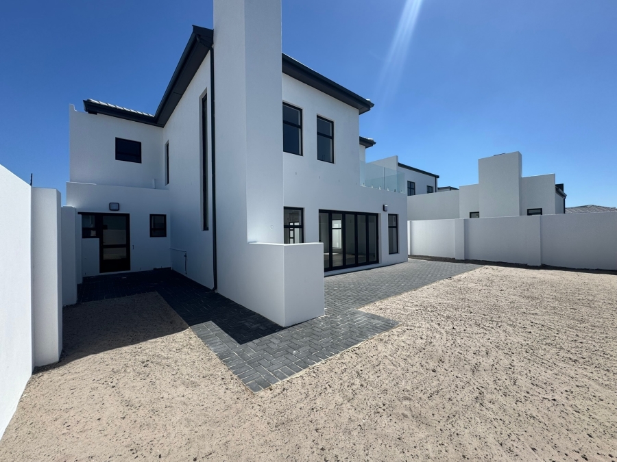 5 Bedroom Property for Sale in Sandown Western Cape